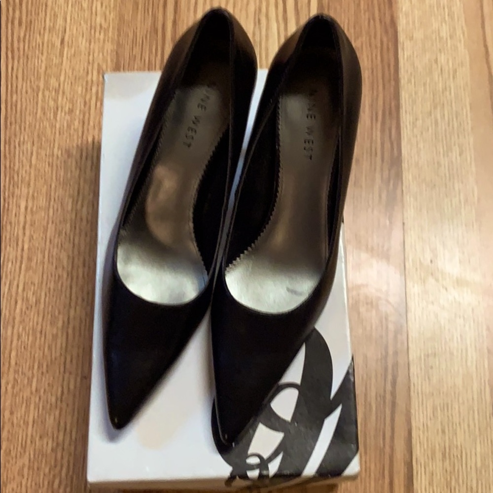 Nine West low heels. New!
